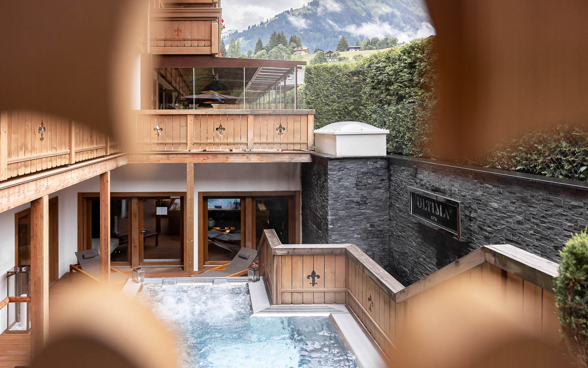 Rmoceanfrontrentals Chalets Ultima 2 BR Residences, Gstaad Switzerland