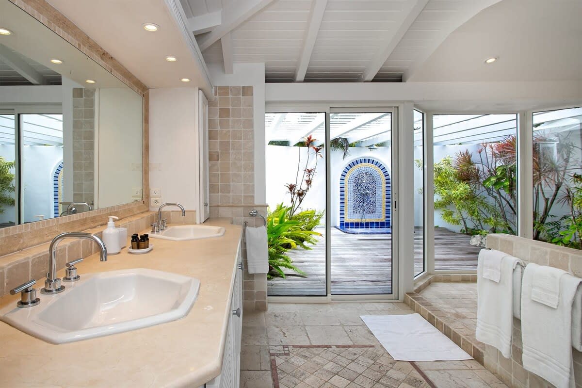Rmoceanfrontrentals St Martin Sol e Luna 3 Bedroom Villa (30)