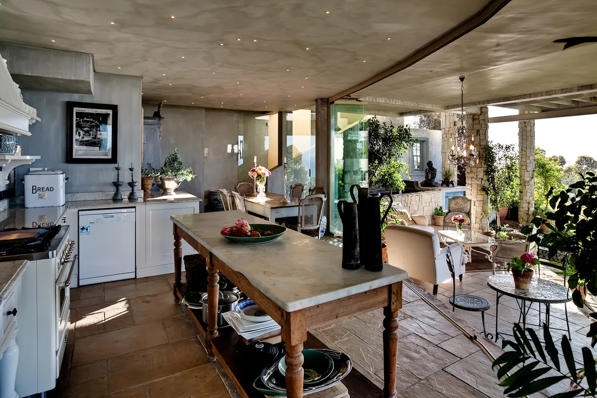 Rmoceanfrontrentals Cape Town Luxury holiday villa in Bantry Bay, family friendly