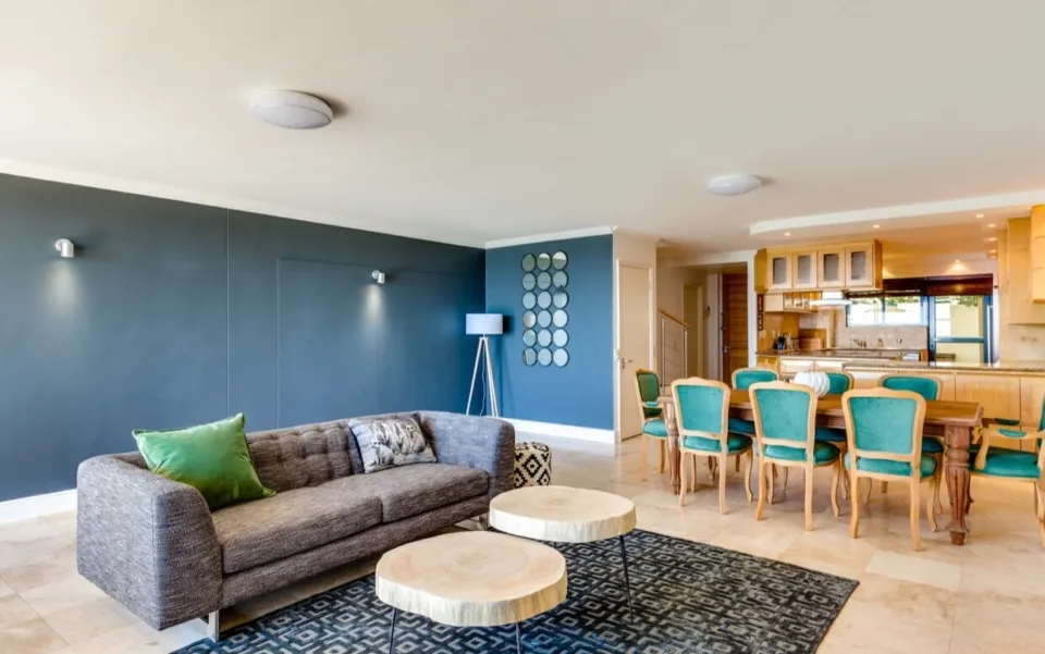 Rmoceanfrontrentals Cape Town A 3 bedroom apartment set between 4th & Camps Bay beaches