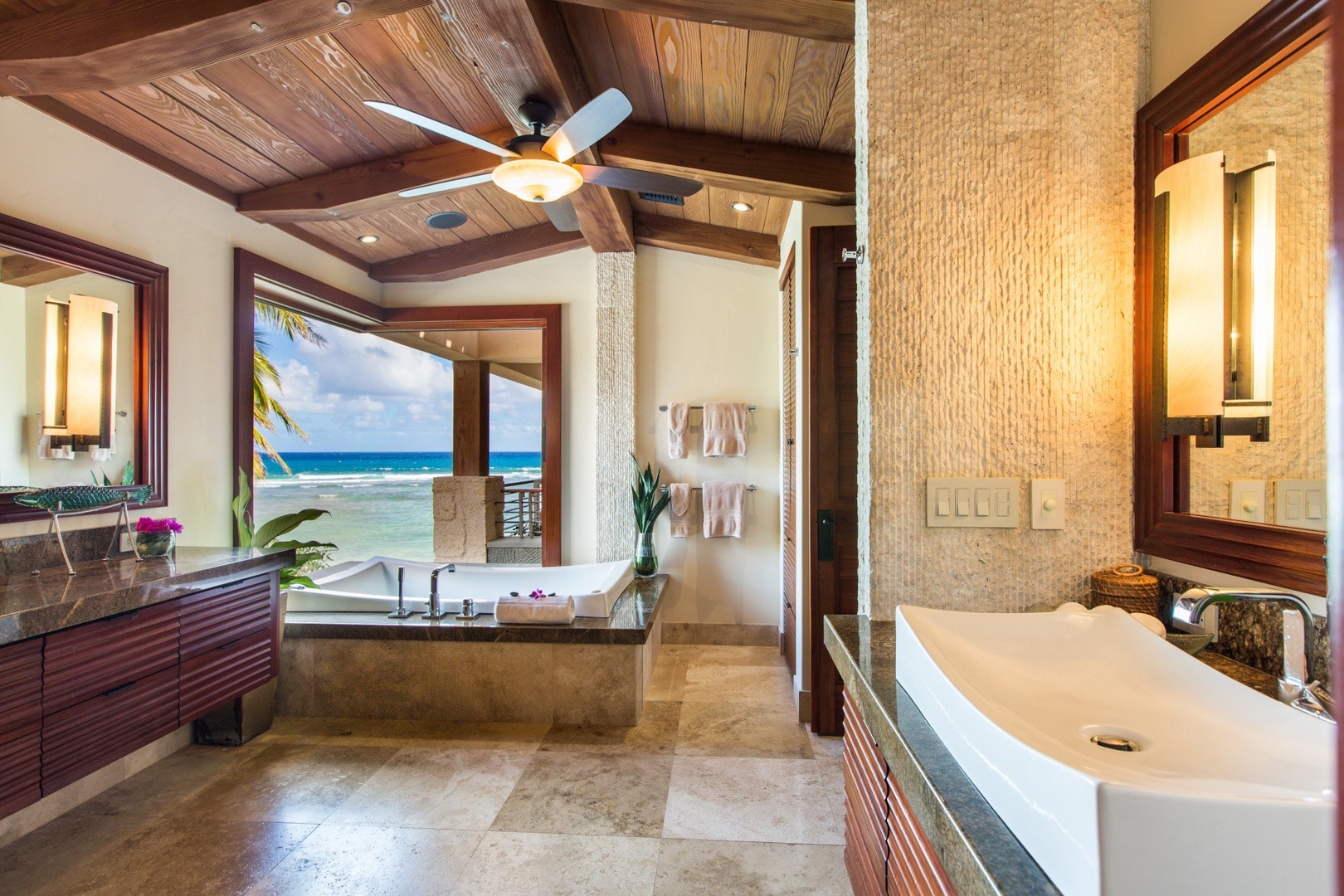 Rmoceanfrontrentals Hawaii Banyan House