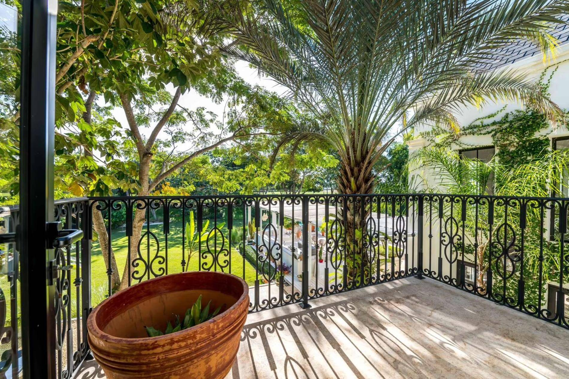 Rmoceanfrontrentals dominican republic cacique 31 le chateau