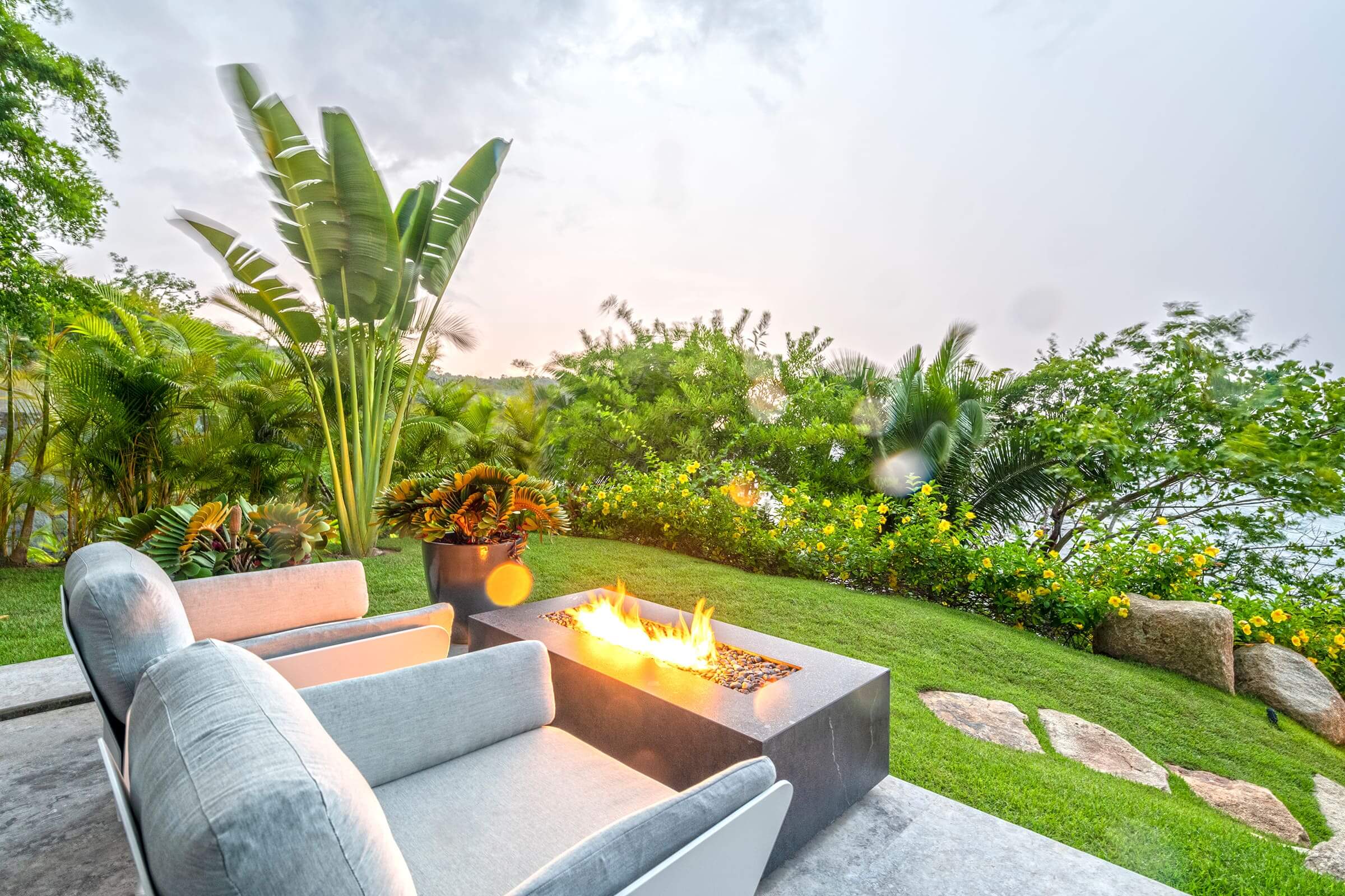 Rmoceanfrontrentals punta mita Villa casa six iyari estates