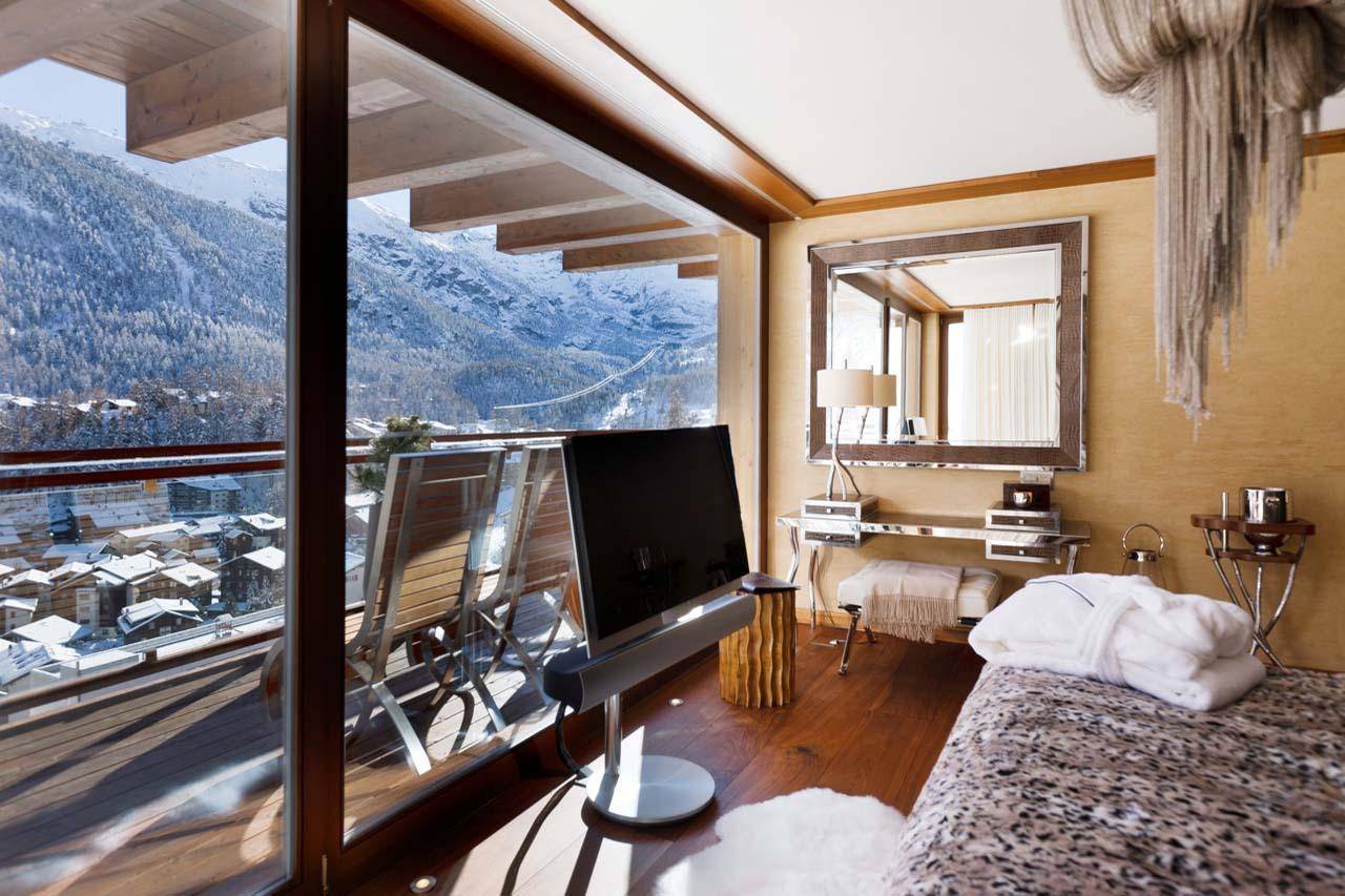 chalet-zermatt-peak-bedroom-3-2-1920-75