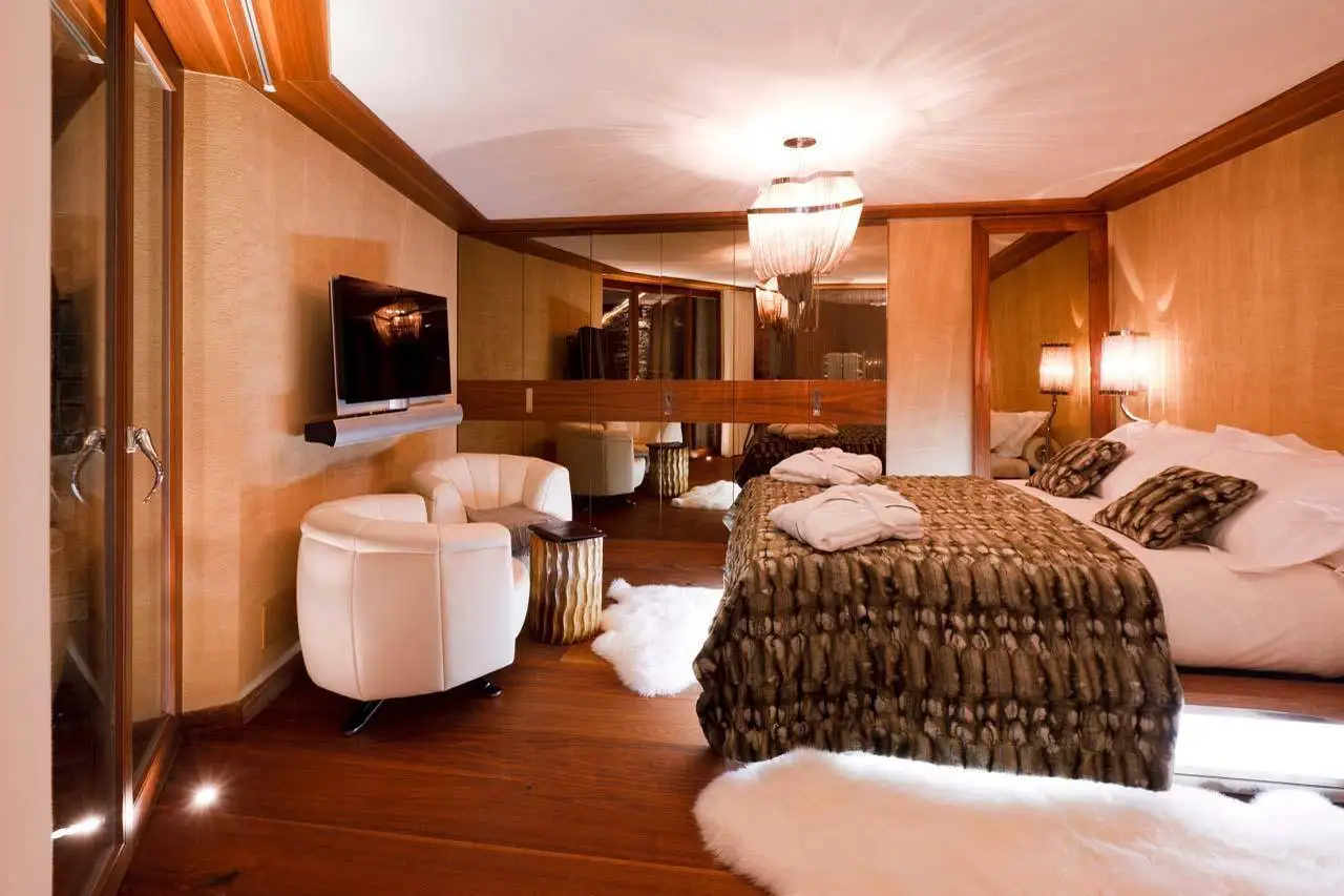 chalet-zermatt-peak-bedroom-4-1-1920-75