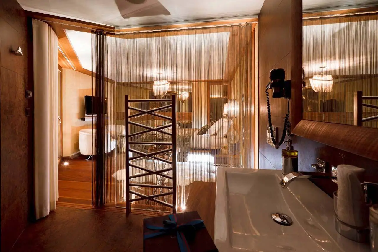 chalet-zermatt-peak-bedroom-4-3-1920-75
