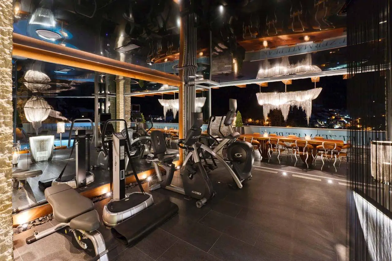 chalet-zermatt-peak-spa-08-fitness-1920-75