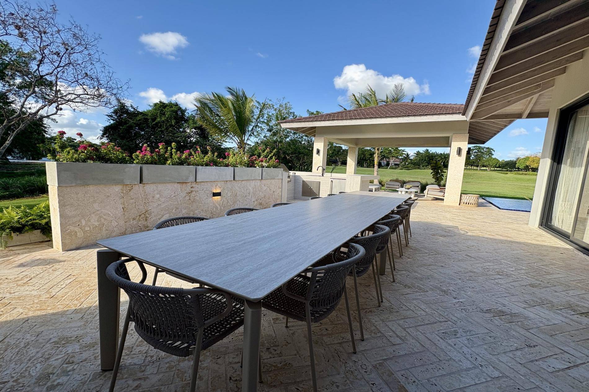 las cerezas 71 villa royale 18