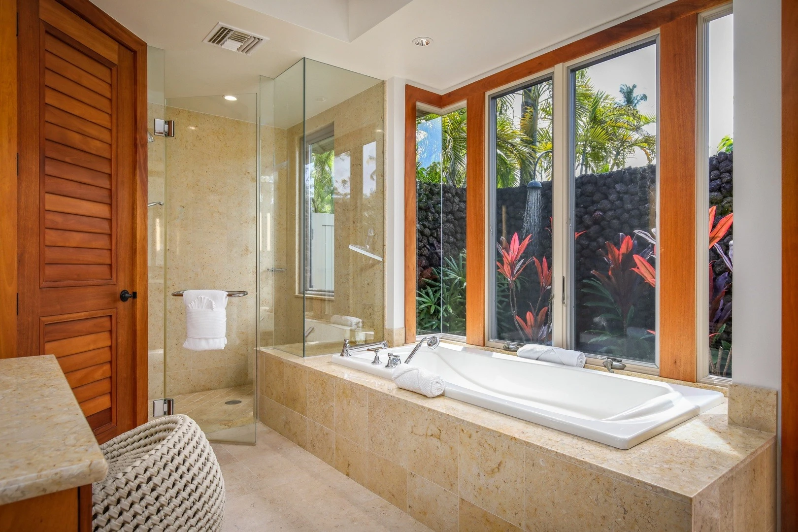 Rmoceanfrontrentals Hawaii 4BD Hainoa Estate 122