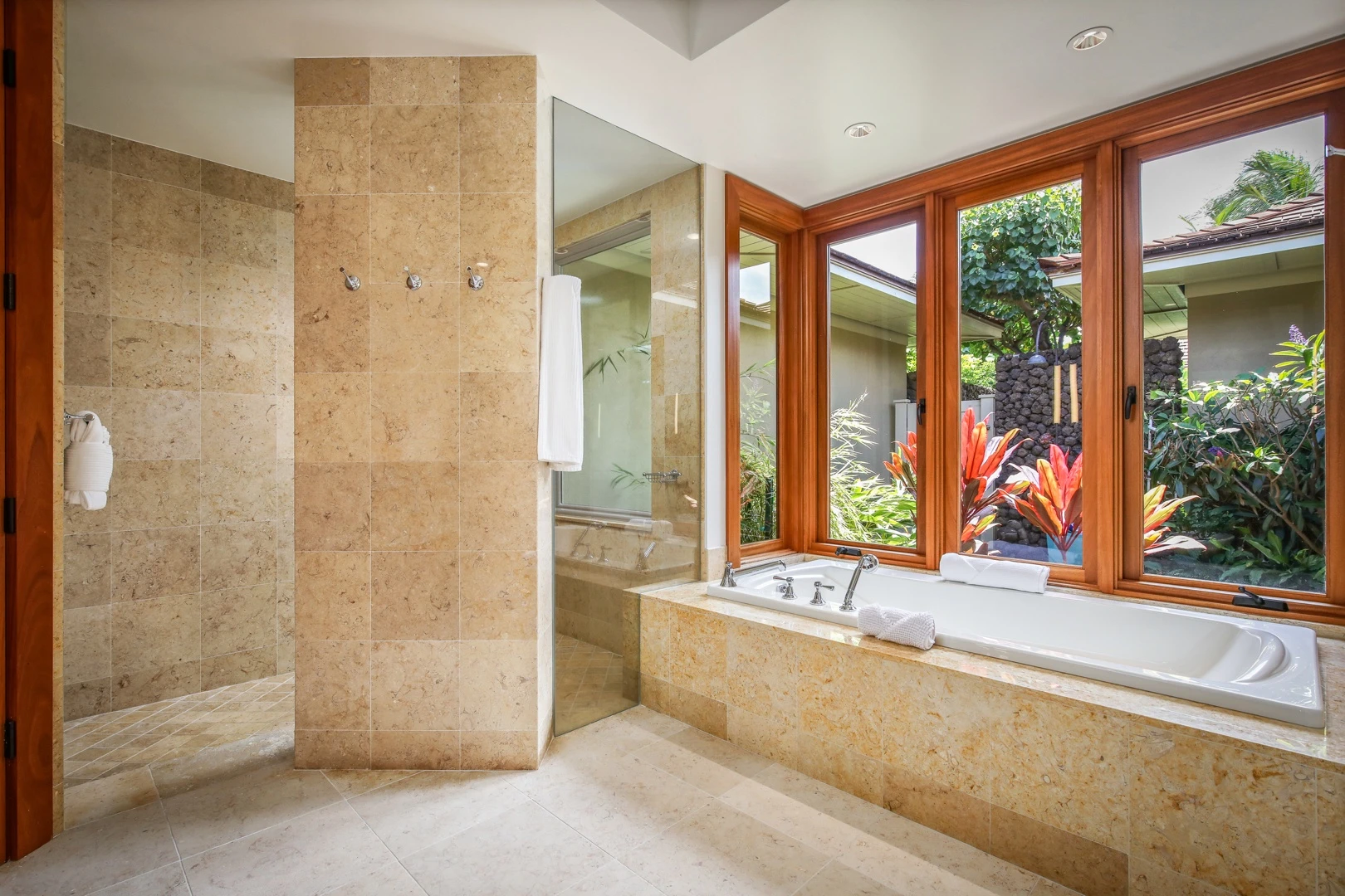 Rmoceanfrontrentals Hawaii 4BD Hainoa Estate 122