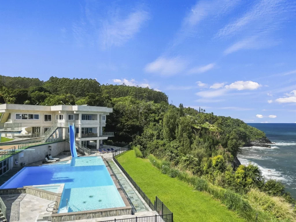 Rmoceanfrontrentals Hawaii Waterfalling Estate